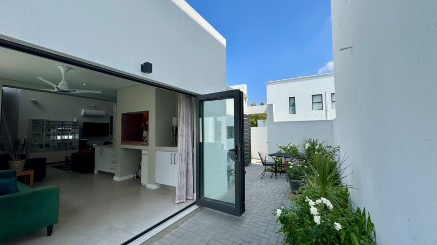4 Bedroom Property for Sale in Croydon Gardens Estate Western Cape
